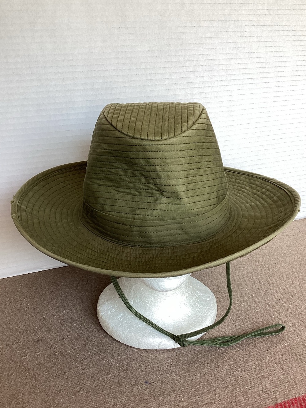 Vintage 1964 Vietnam era US army jungle hat and mosquito net size 7 3/4